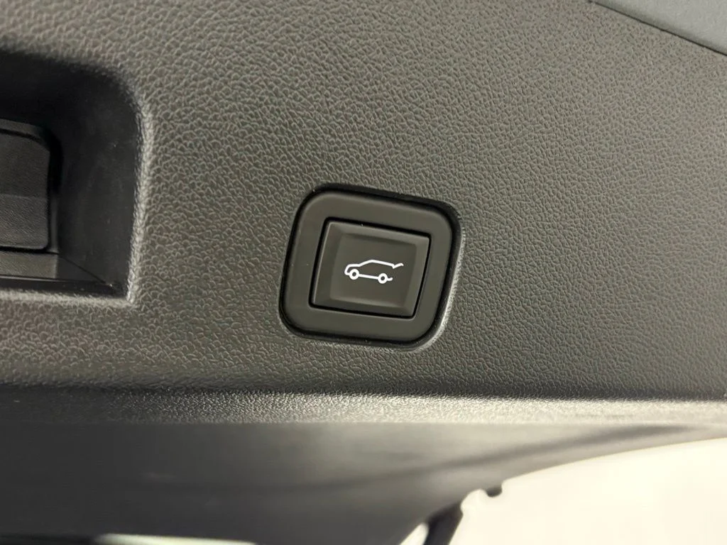 Used 2024 Gray Chevrolet Z71 image 44