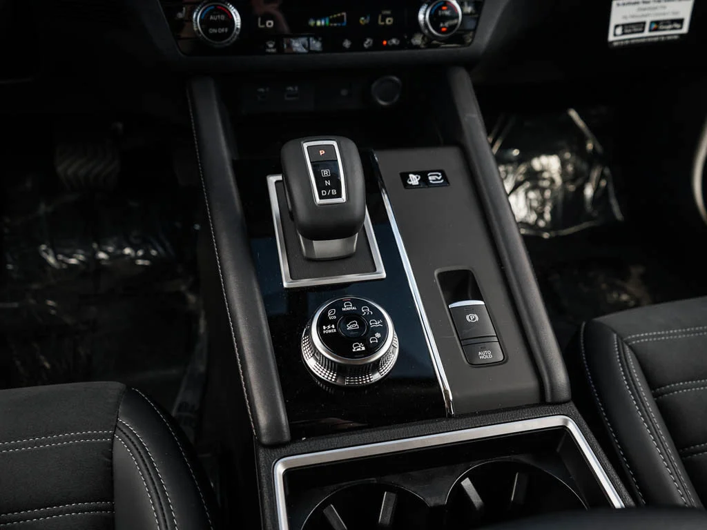2025 Mitsubishi Outlander Plug-in Hybrid SE - Photo 27