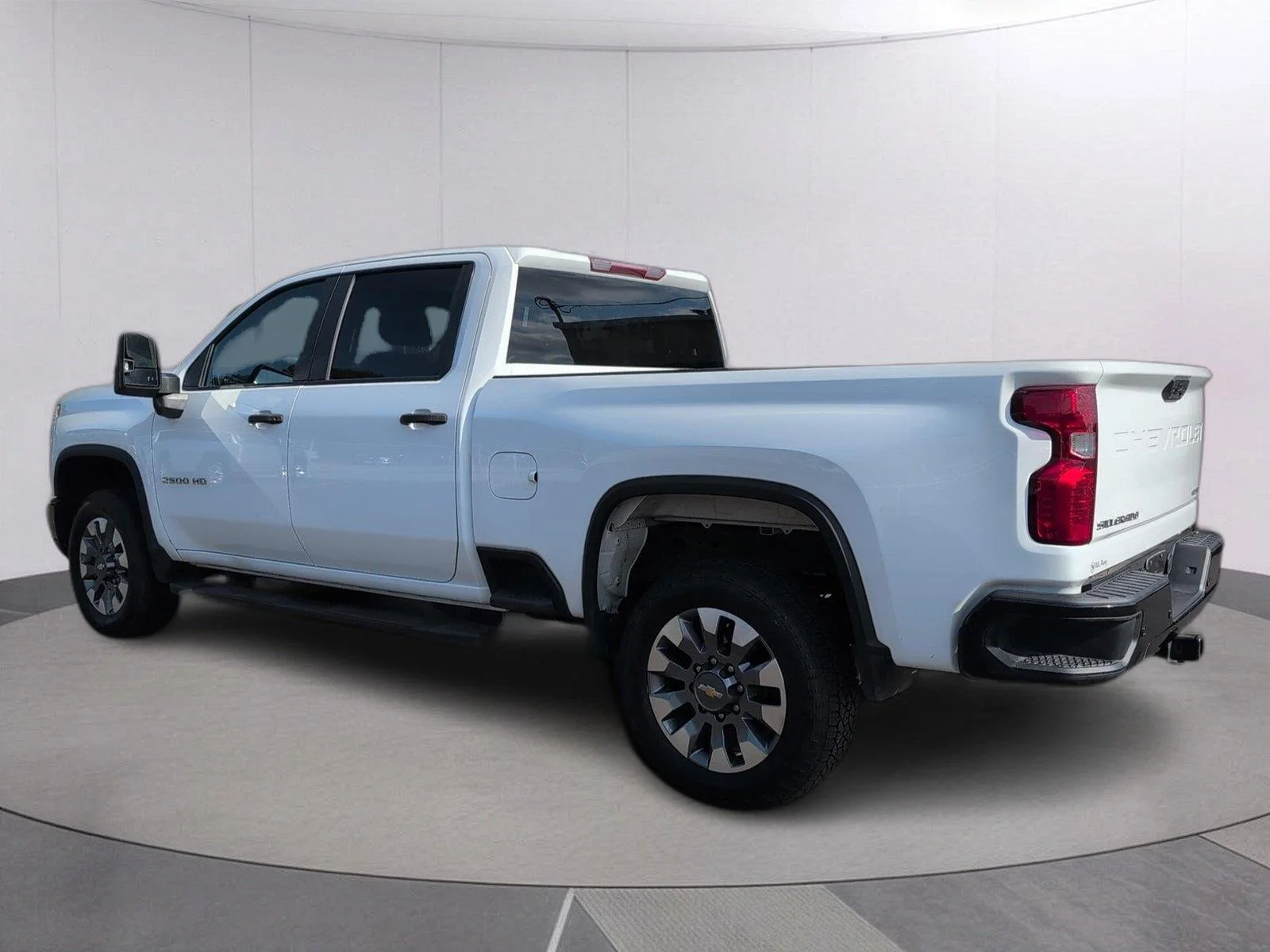 Used 2024 Summit White Chevrolet Custom image 3