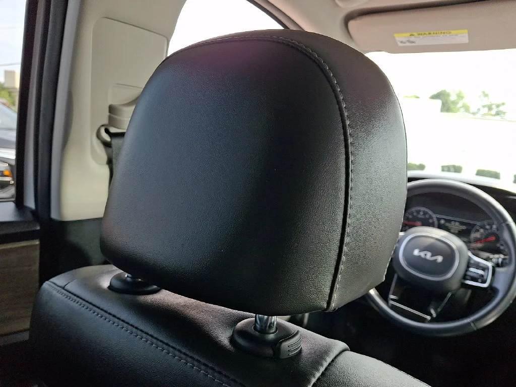 Used 2022 White Kia X-Line EX image 14