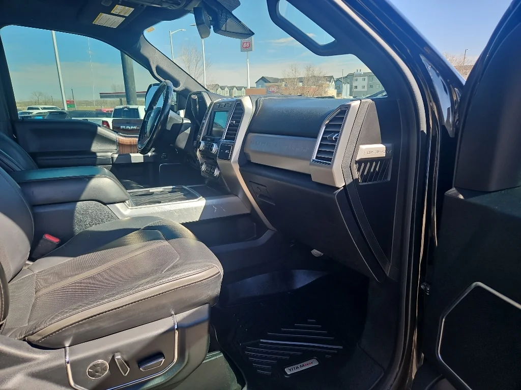 Used 2017 Shadow Black Ford Platinum image 10
