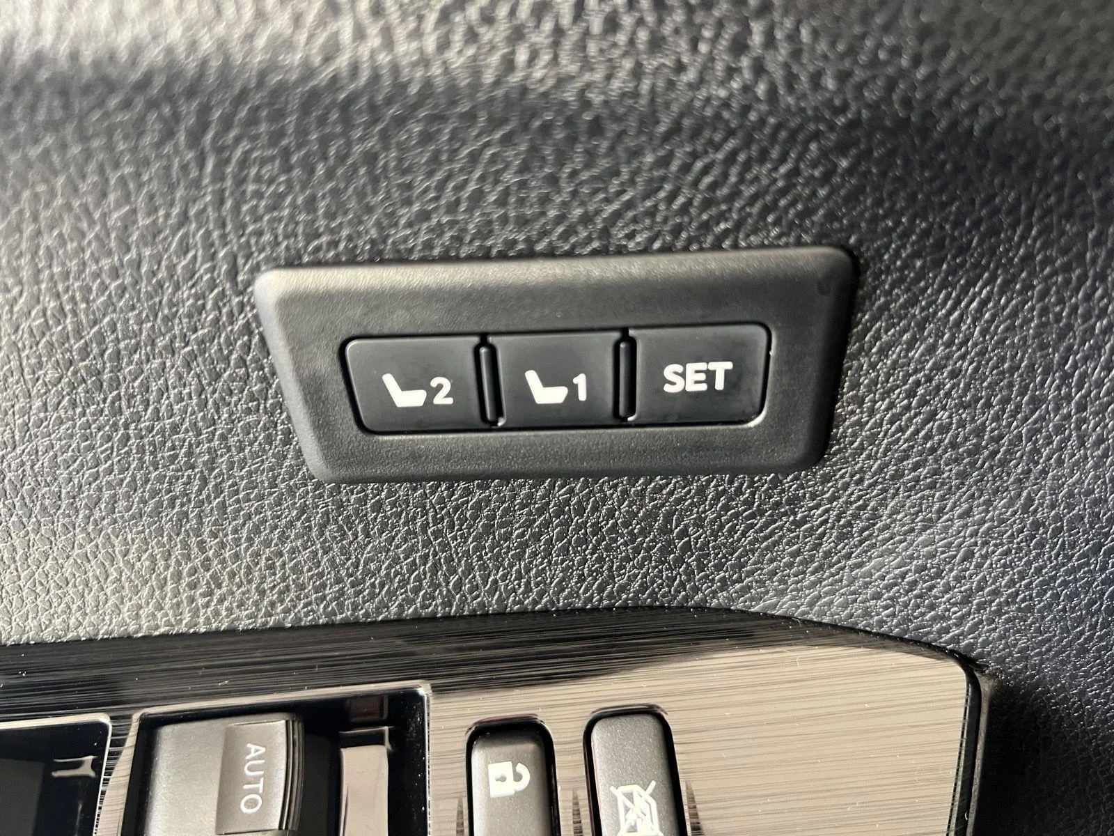 Used 2018 Galactic Aqua Mica Toyota Limited image 14