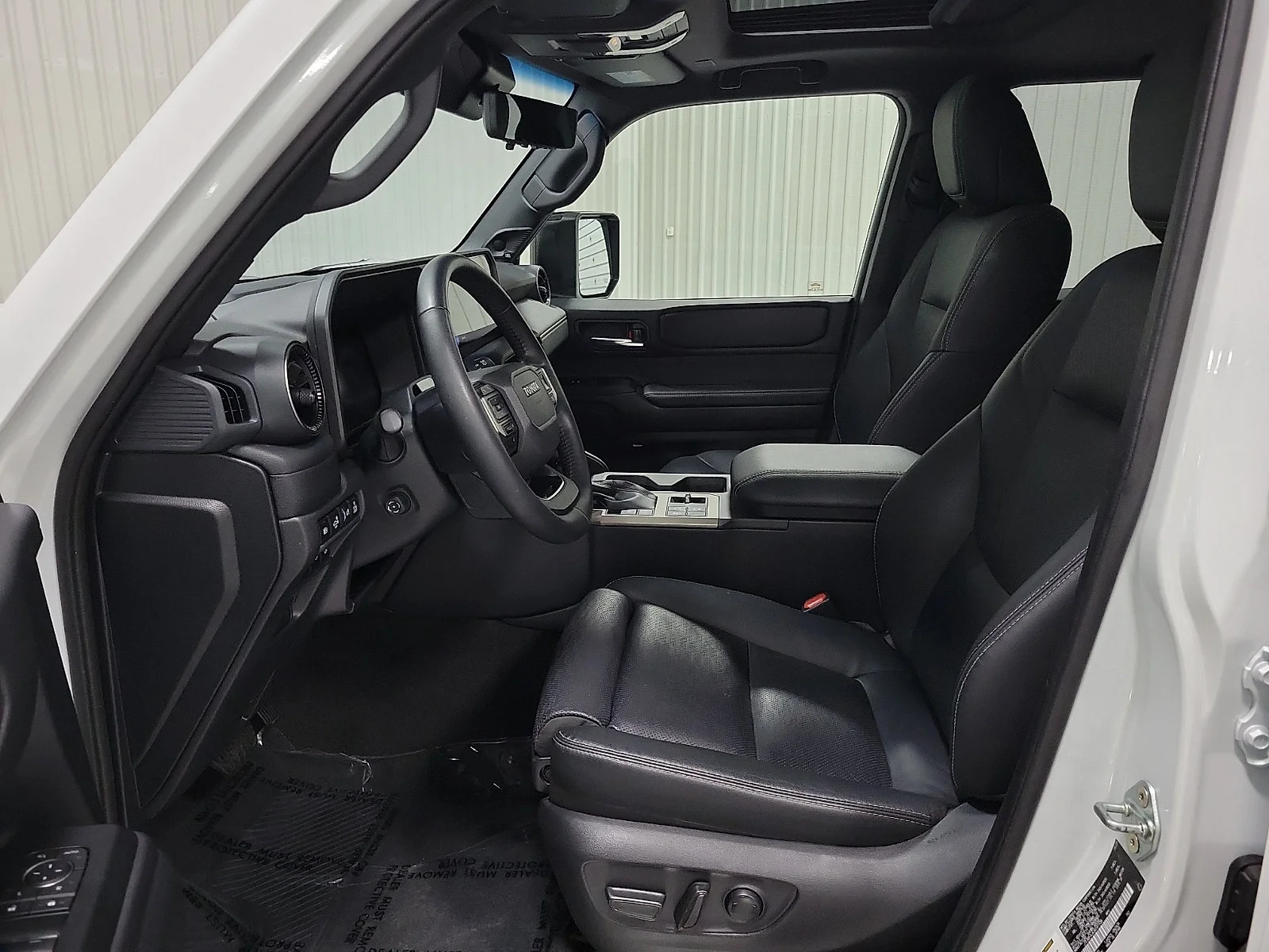 Used 2025 WIND CHILL PEARL Toyota  image 12