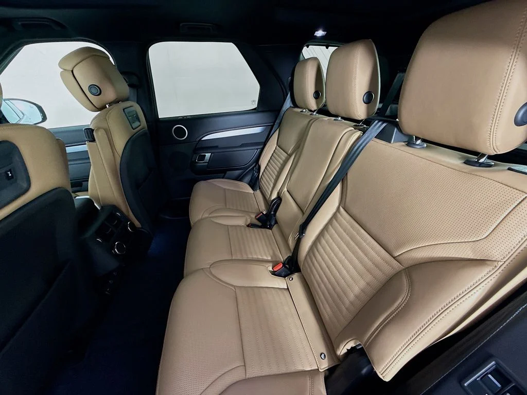 New 2026 Fuji White Land Rover Dynamic SE image 25