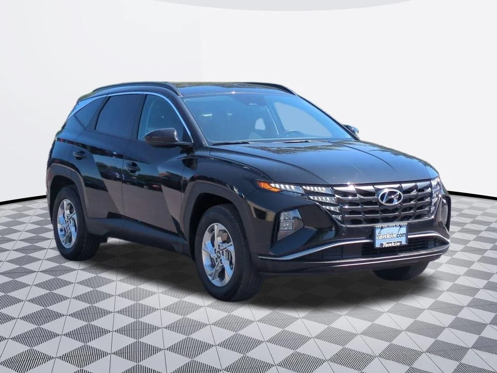 Used 2024 Black Pearl Hyundai SEL image 8