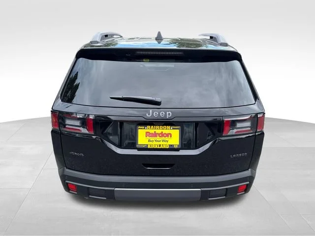 New 2026 Diamond Black Crystal Pearl-Coat Exterior Paint Jeep Laredo image 6