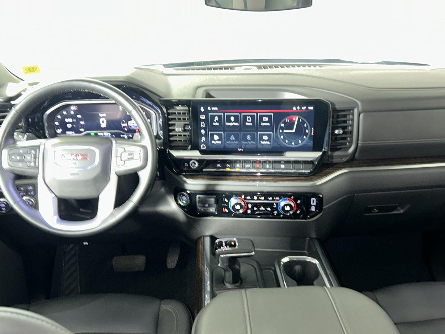 Used 2024 Onyx Black GMC Elevation image 32