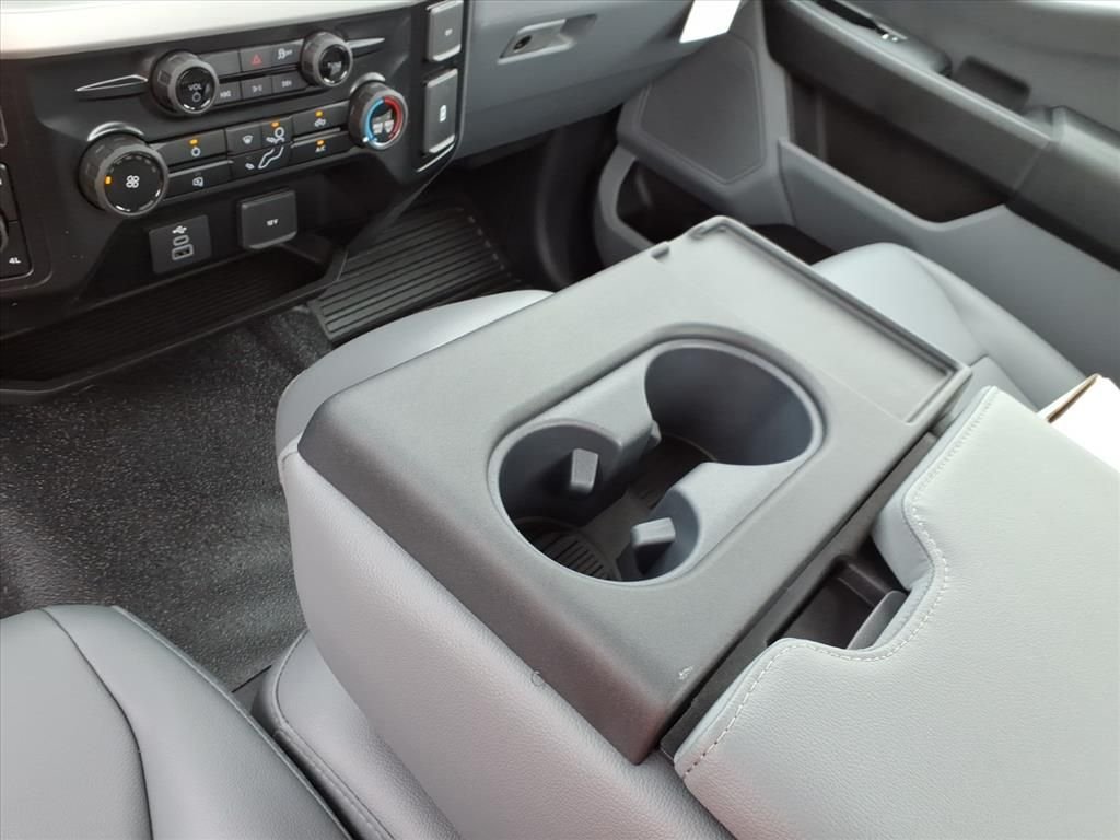 New 2026 Oxford White Ford F-450® XL image 24