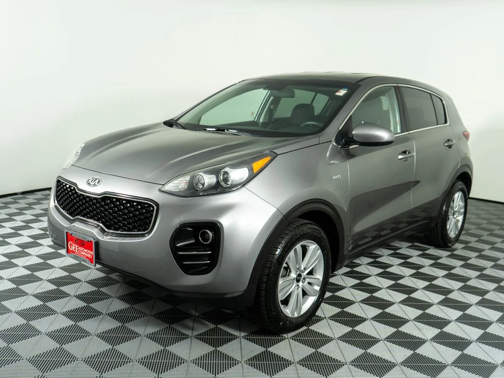 Used 2018 Silver Kia LX image 3