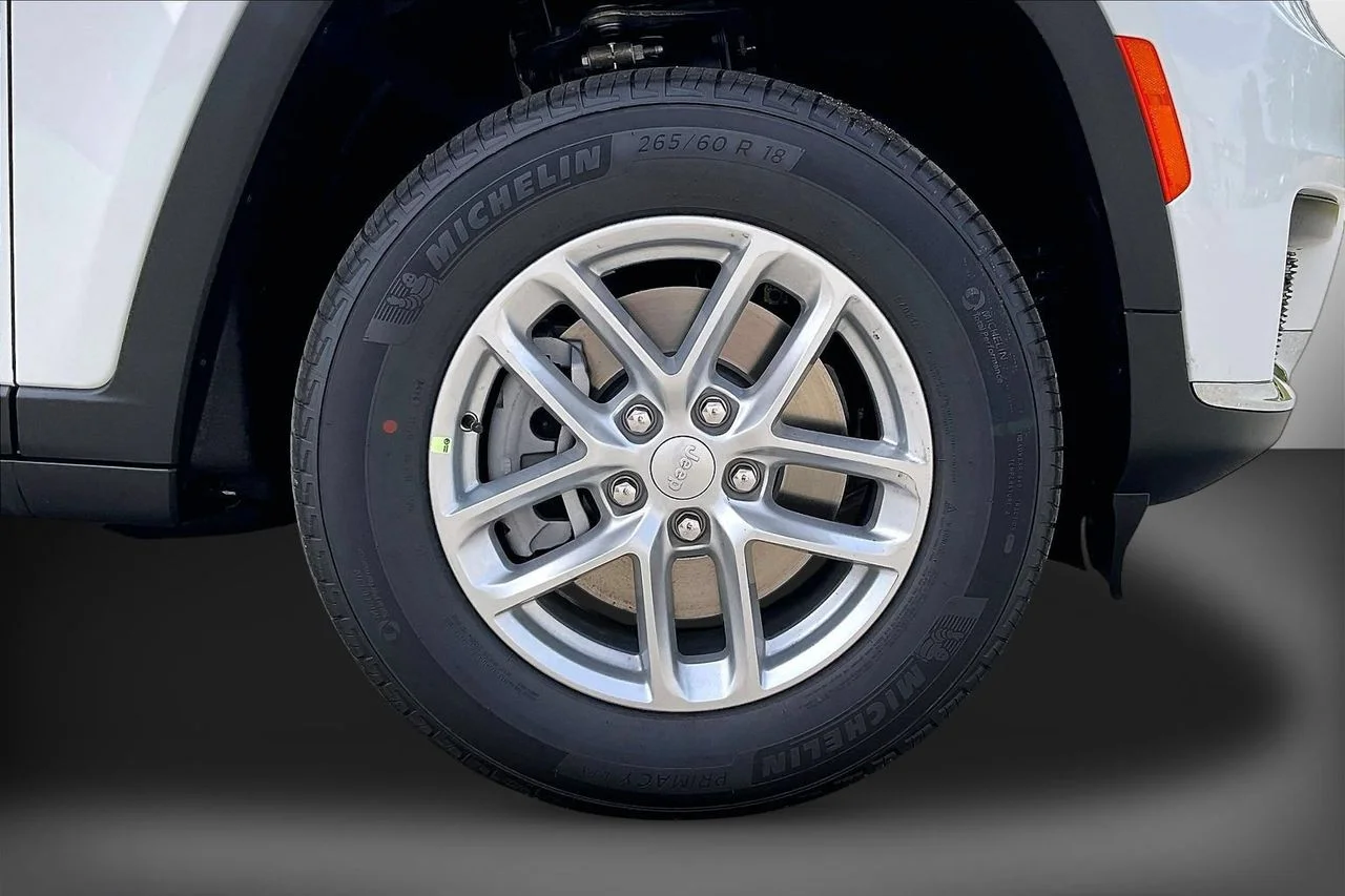 New 2026 Bright White Clearcoat Jeep Laredo X image 30
