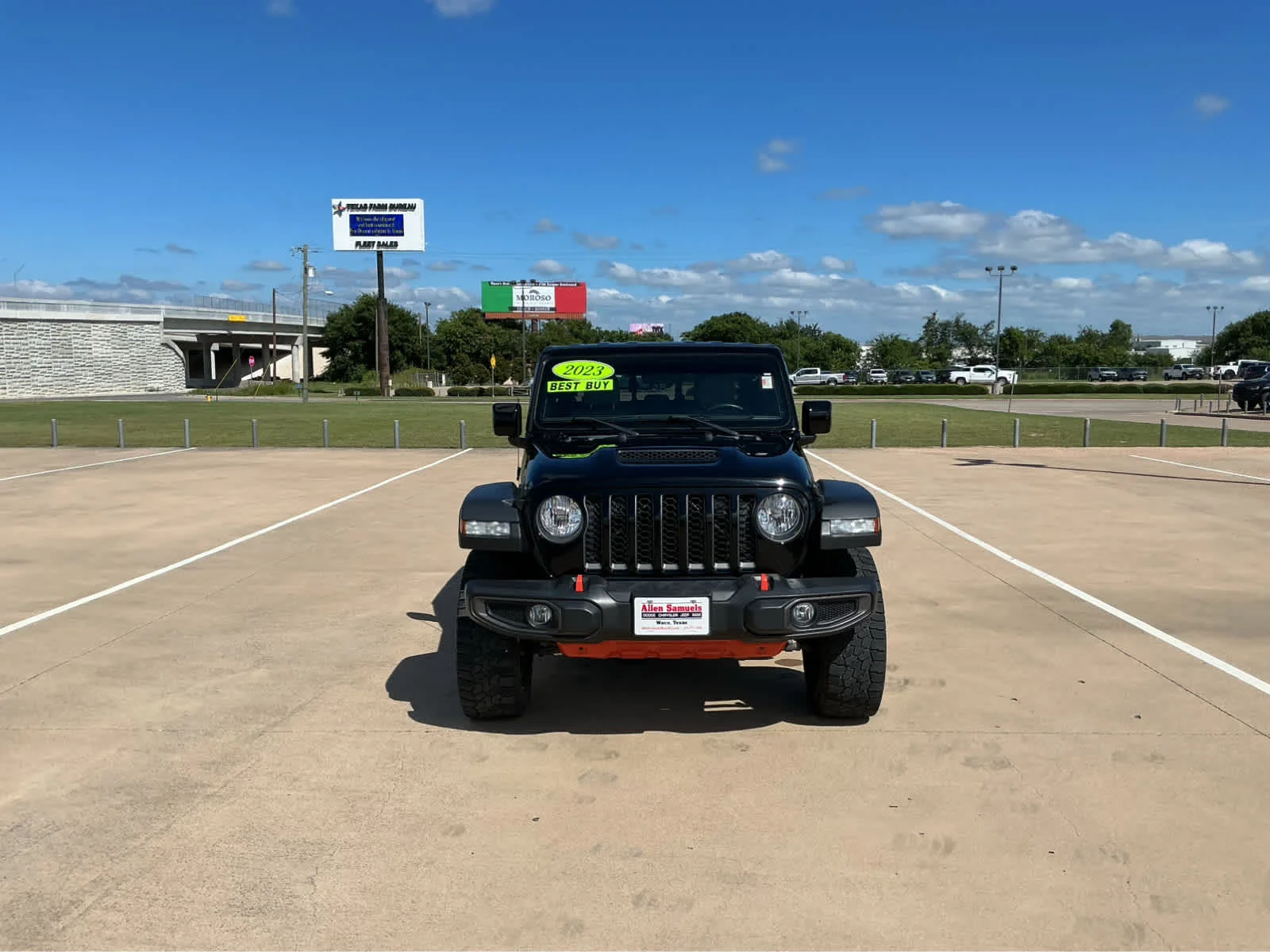 Used 2023 Black Clearcoat Jeep Mojave image 3