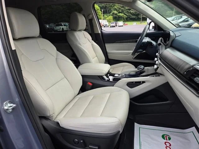 Used 2025 Everlasting Silver Kia EX image 22