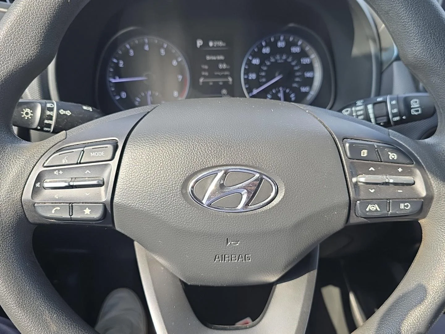 Used 2022 Lunar White Hyundai SEL image 11