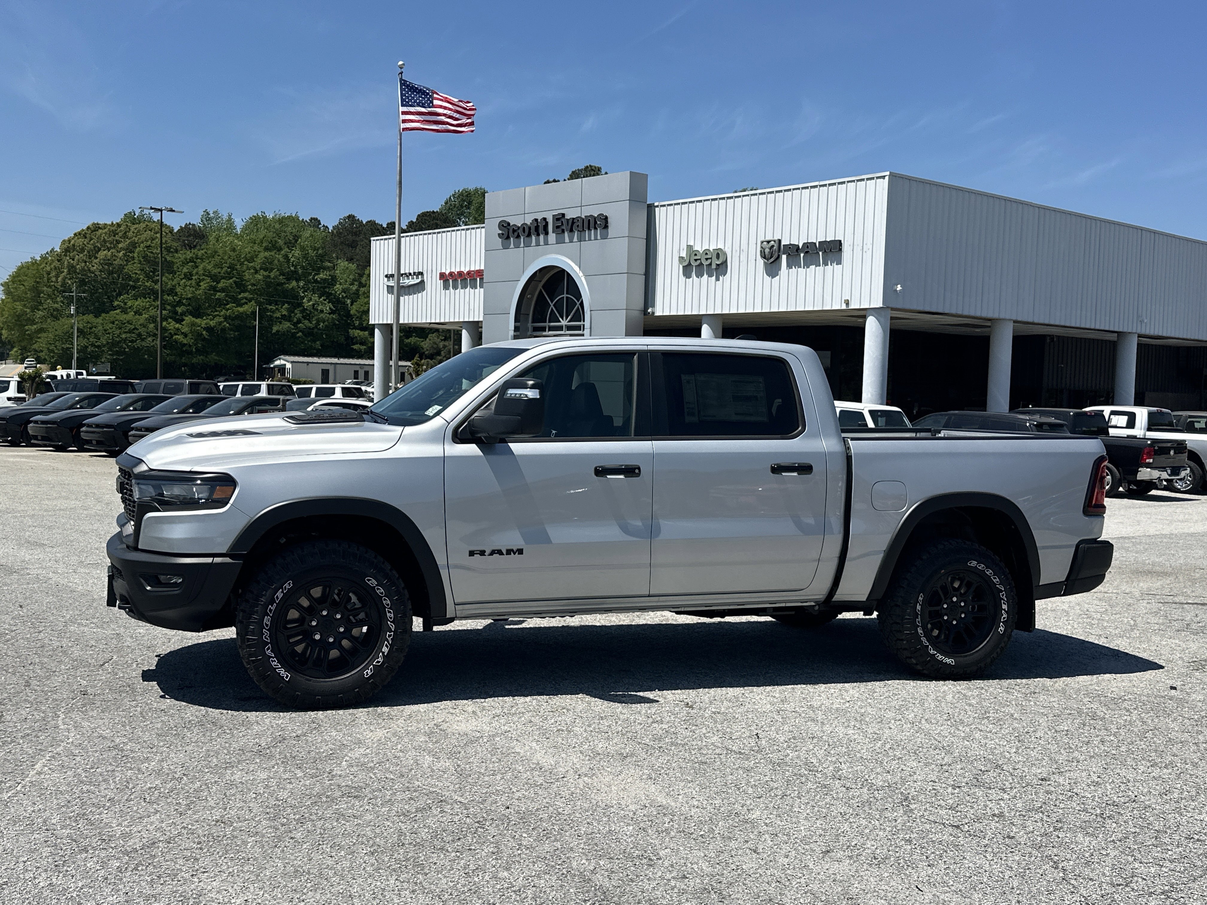 New 2026 Silver Zynith Exterior Paint RAM Rebel image 5