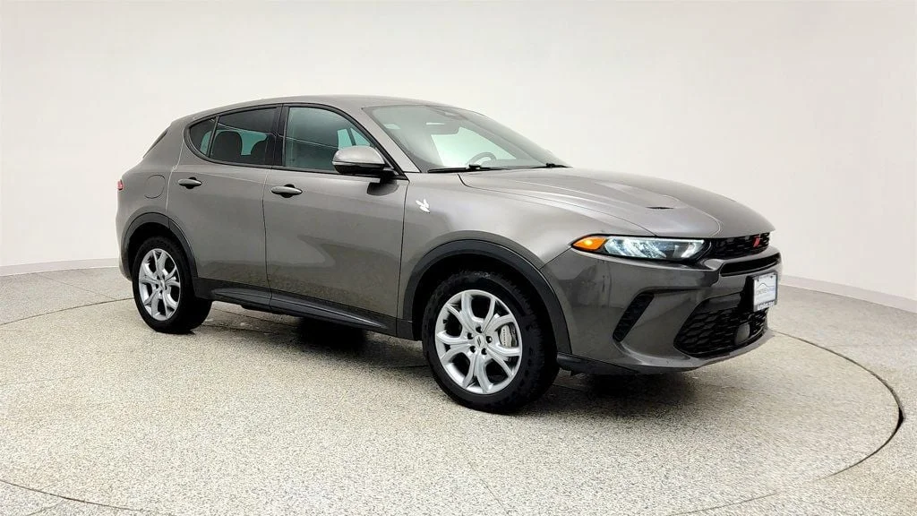 Used 2024 Gray Cray Dodge R/T EAWD w/ Turbocharged Hybrid & Sport-Tuned Handling image 3