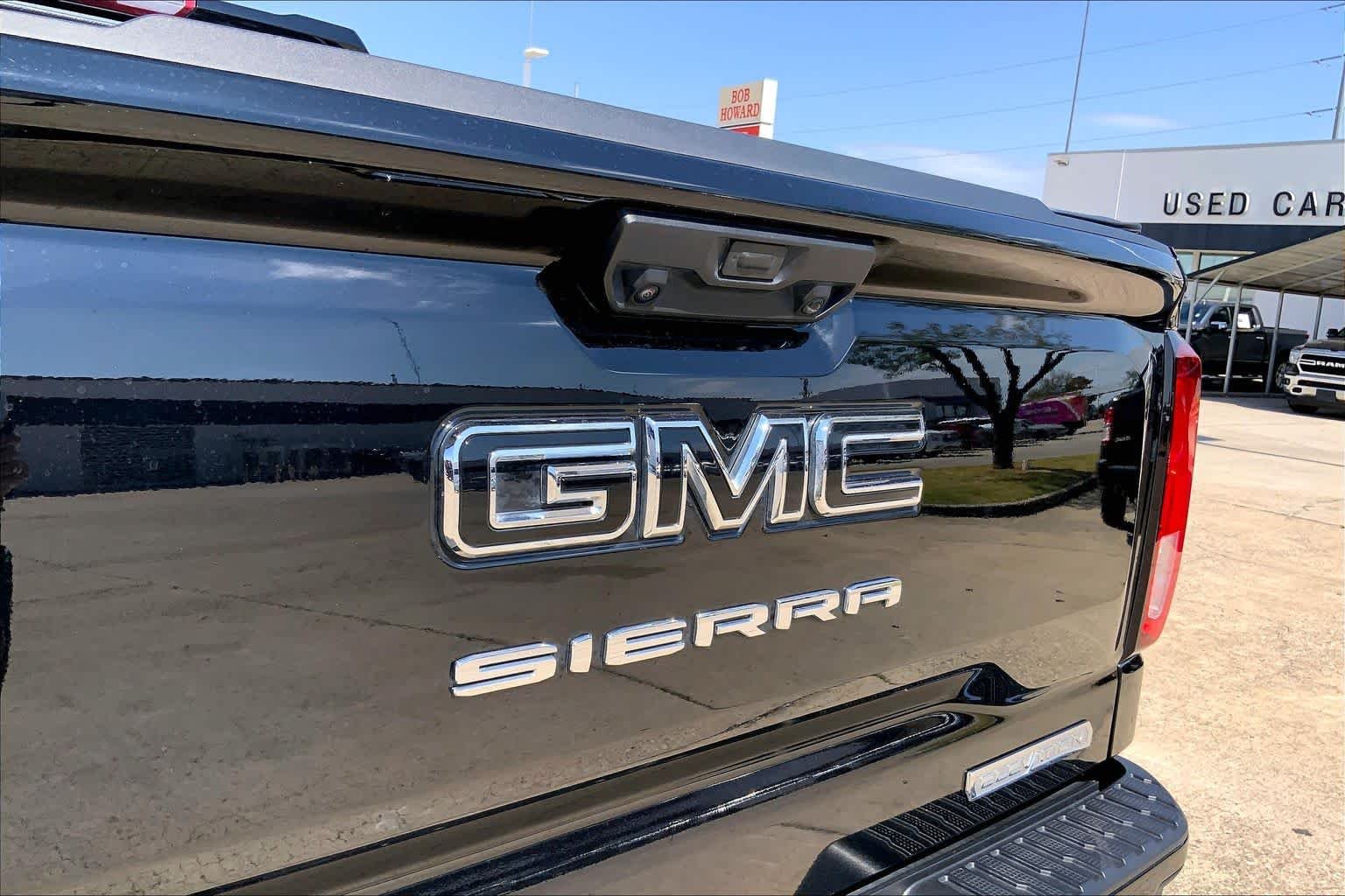 Used 2025 Onyx Black GMC Elevation image 30