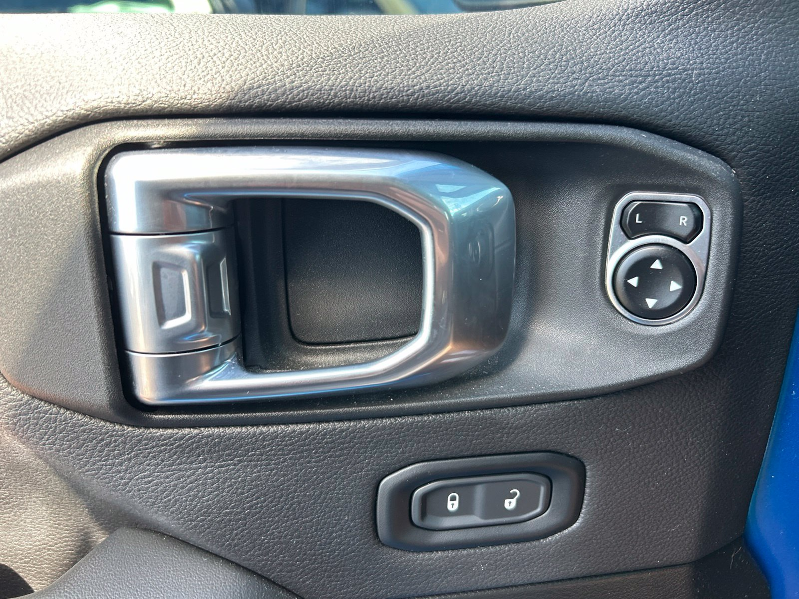Used 2024 Blue Jeep Sahara image 24