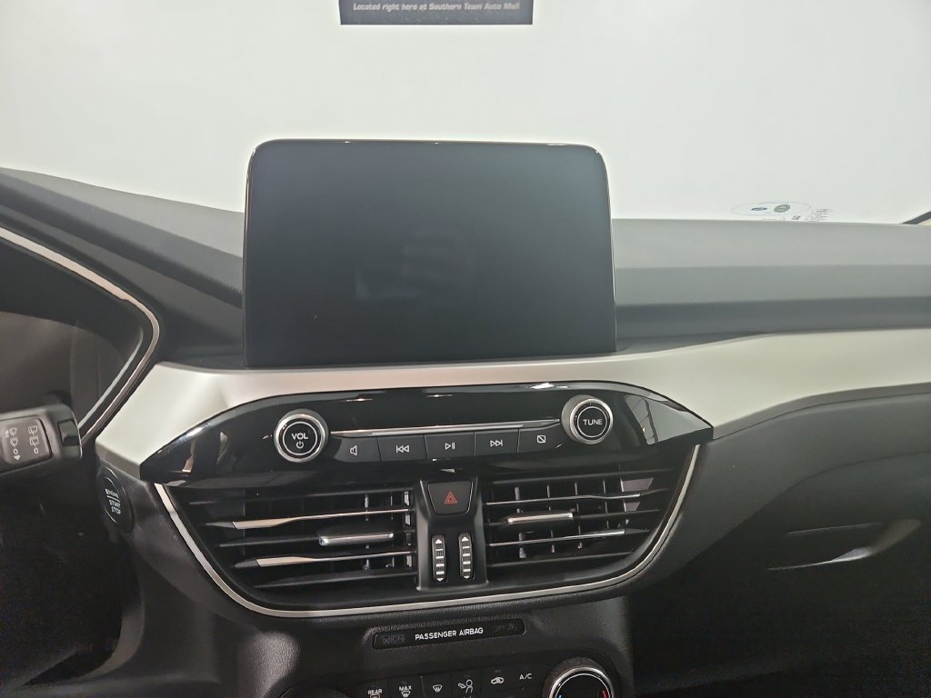 Used 2020 Blue Metallic Ford SE image 19