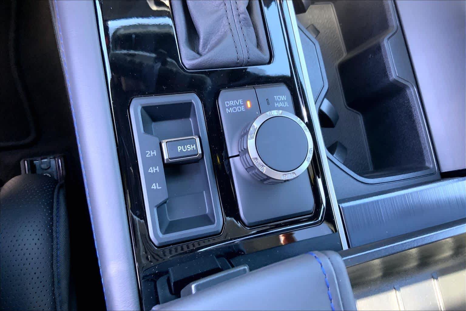 New 2026 Wind Chill Pearl Toyota Platinum image 20