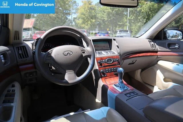 Used 2007 Ivory Pearl INFINITI Journey image 24