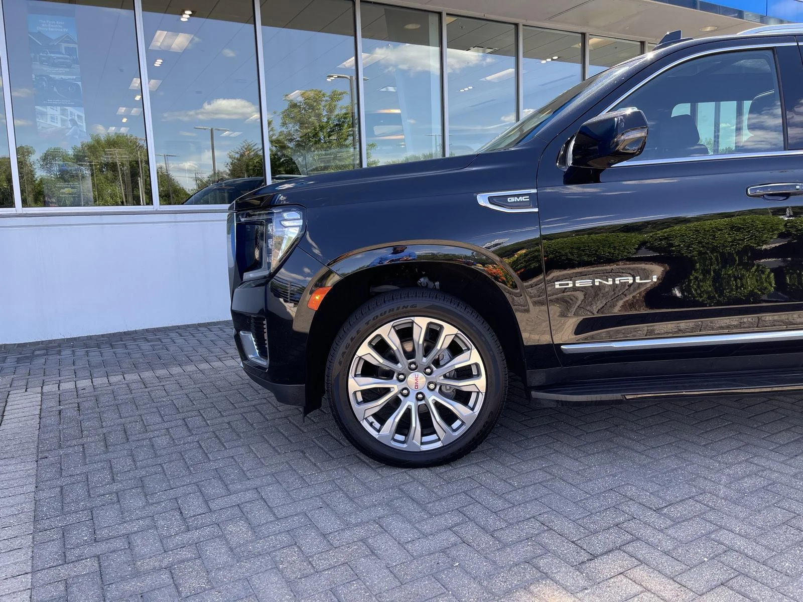 Used 2022 Onyx Black GMC Denali image 9