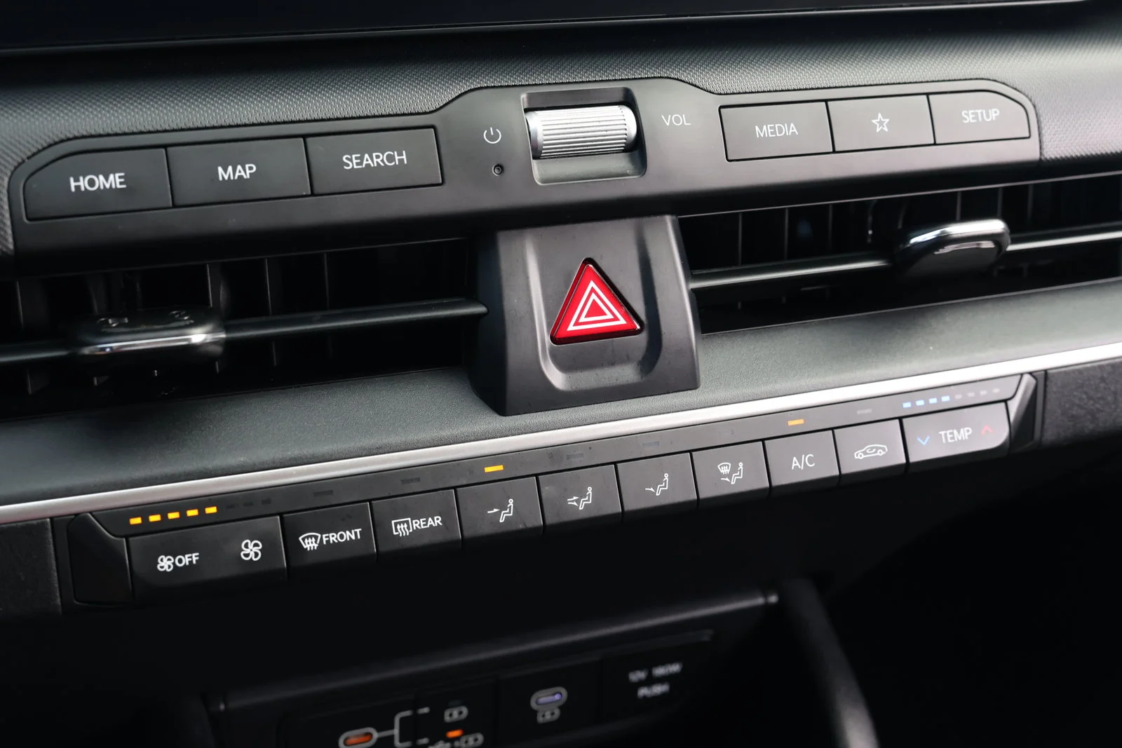 2025 Kia K4 LXS - Photo 20