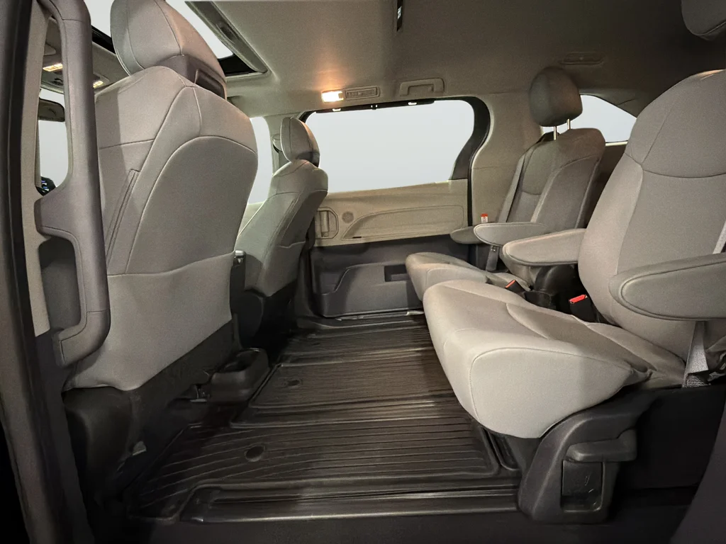 Used 2022 Black Toyota XLE image 27