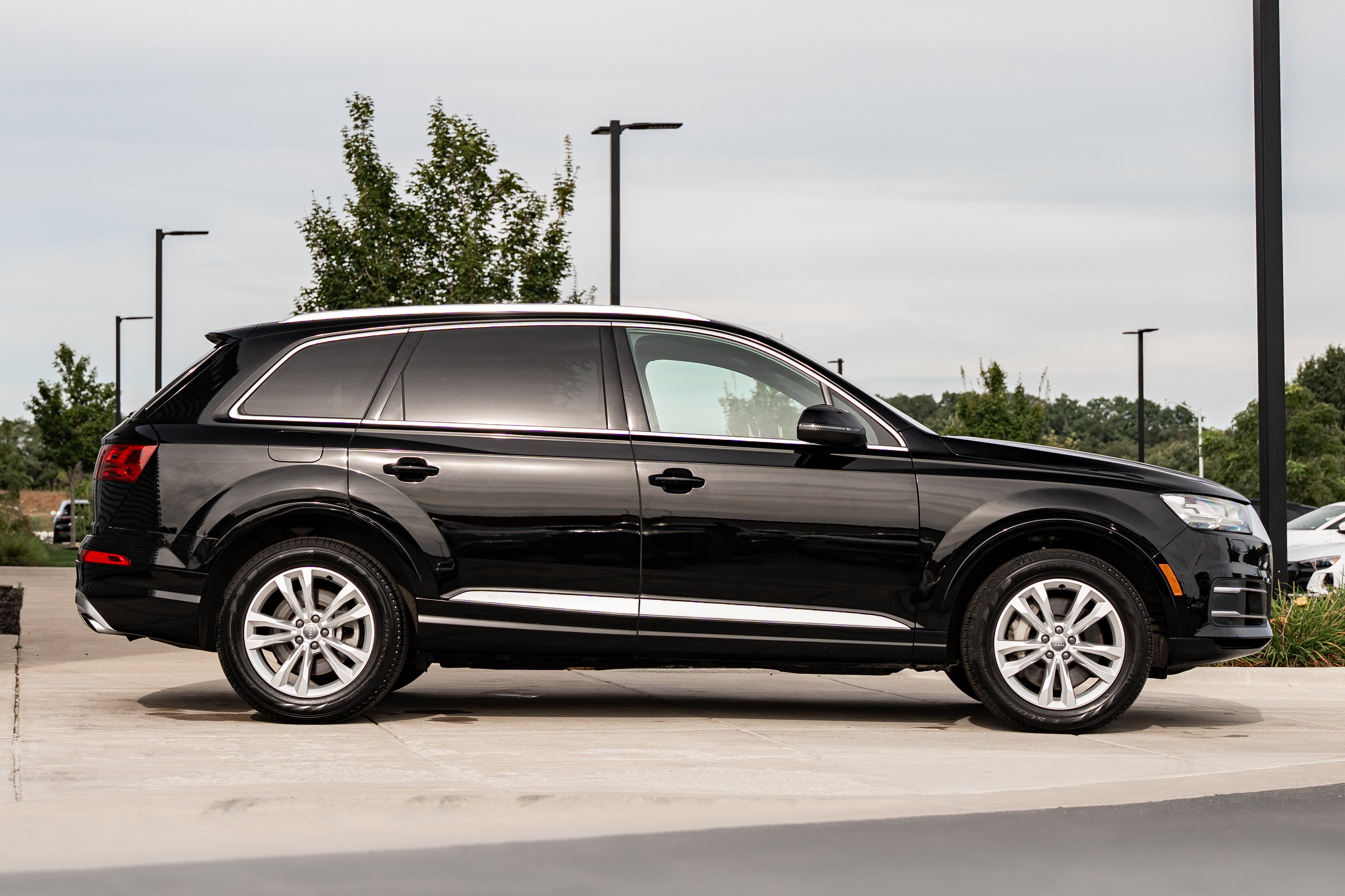Used 2019 Night Black Audi Premium Plus image 3