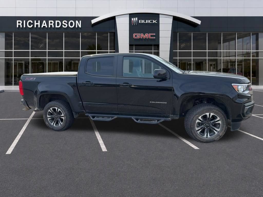 Used 2022 Black Chevrolet Z71 image 39