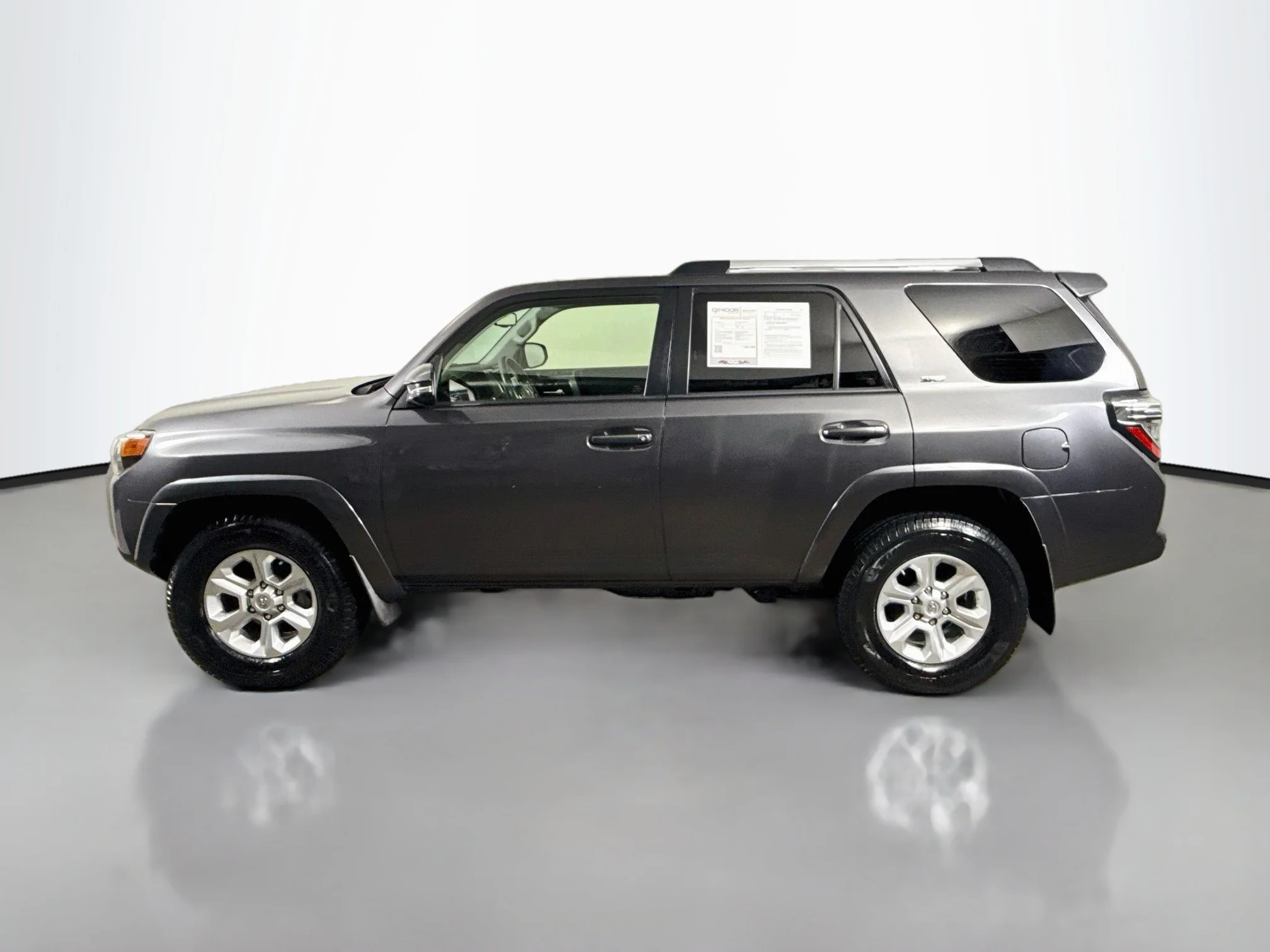 Used 2020 Magnetic Gray Metallic Toyota SR5 Premium image 4