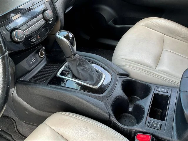 Used 2020 Silver Nissan SV image 19