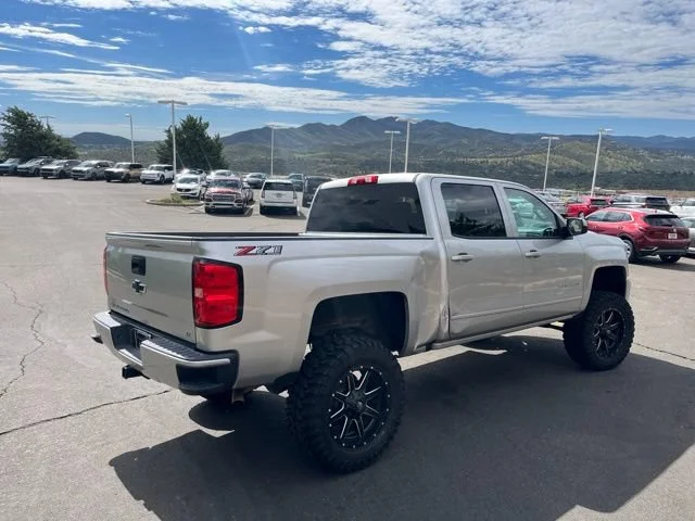 Used 2018 Silver Ice Metallic Chevrolet LT image 8