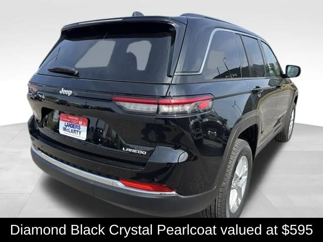 New 2026 Diamond Black Crystal Pearl-Coat Exterior Paint Jeep Laredo X image 6