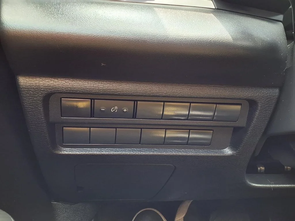 Certified Used 2022 Silver Mitsubishi ES image 17