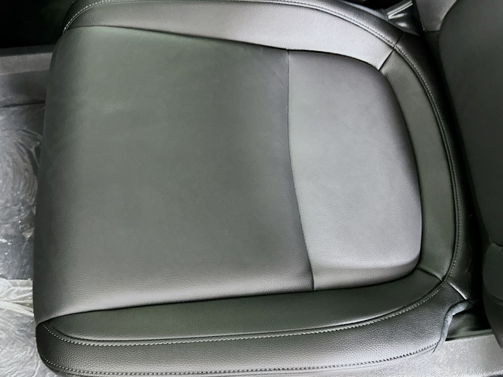 New 2026 Platinum White Pearl Honda EX-L image 18