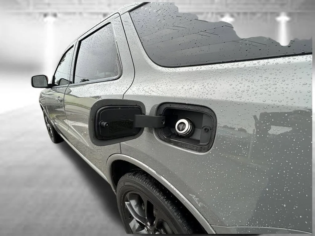 Used 2022 Gray Dodge SXT image 40