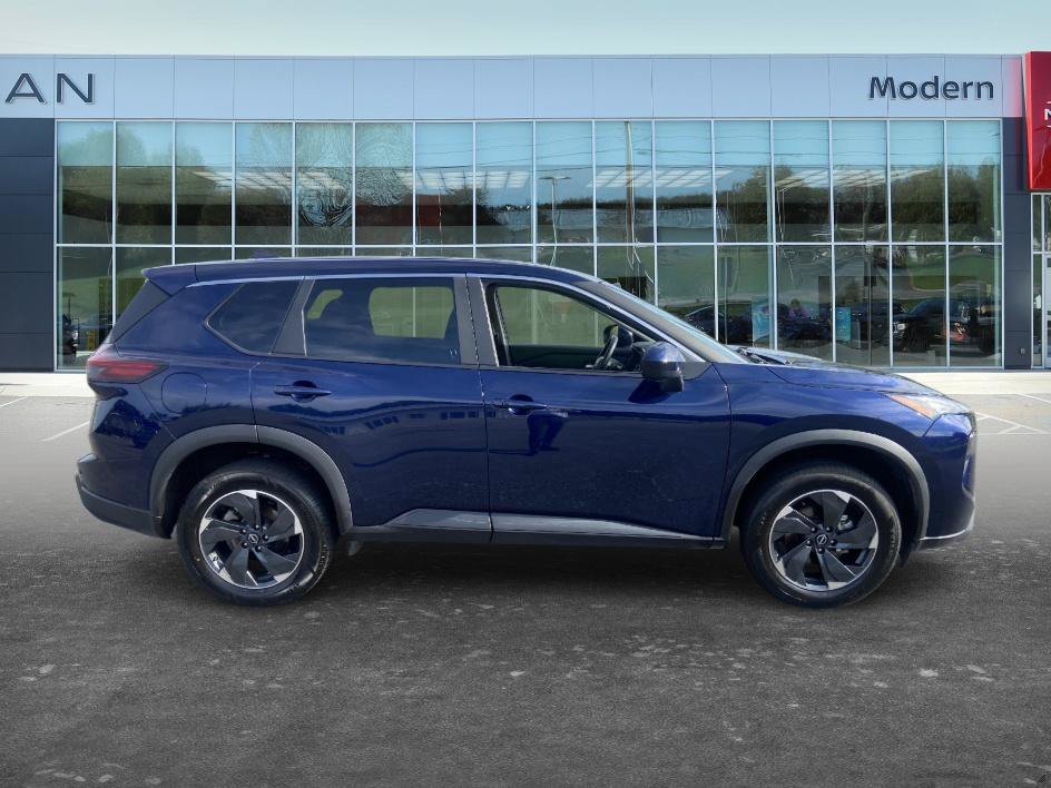 Used 2025 Deep Ocean Blue Pearl Nissan SV image 4