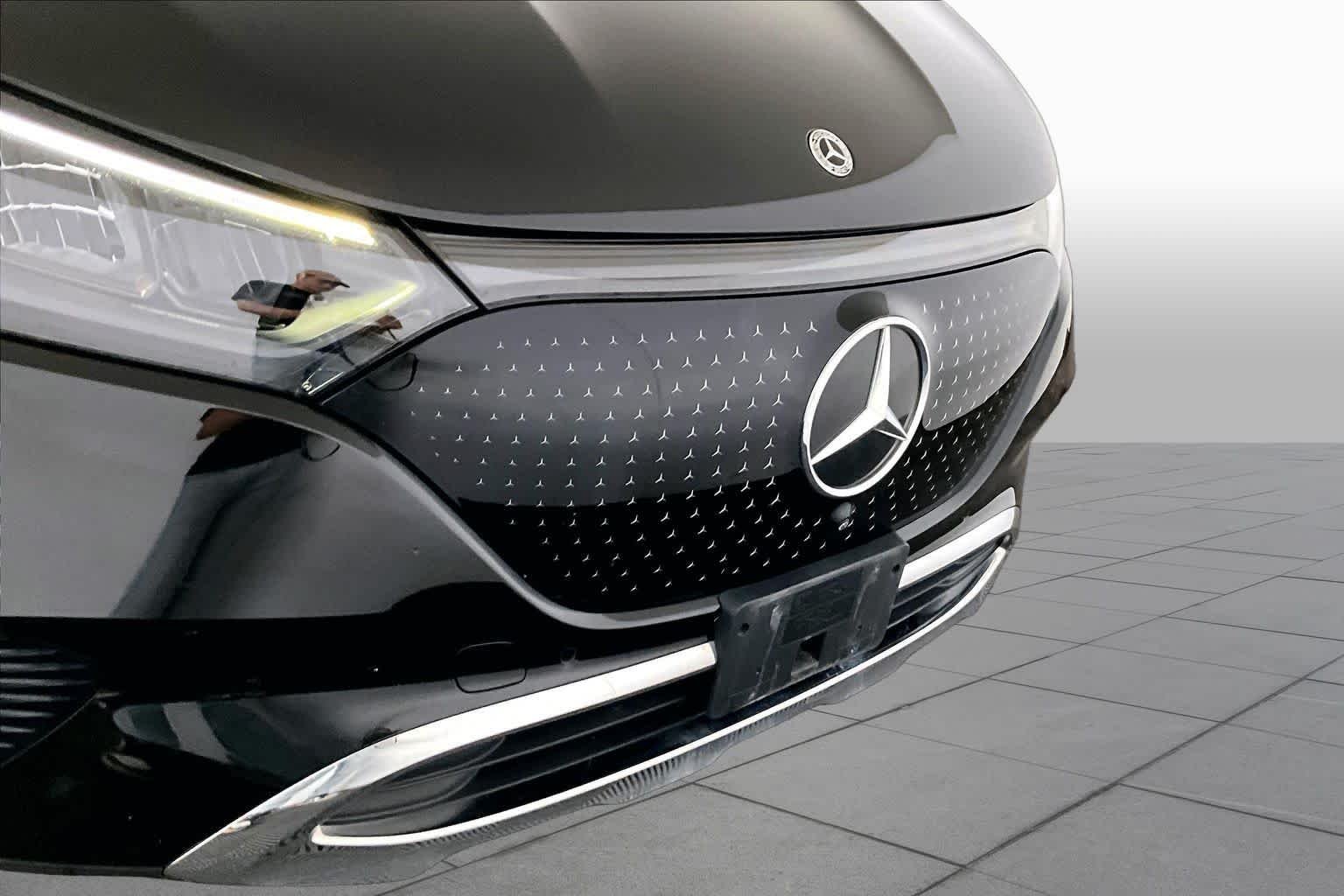 Used 2023 Obsidian Black Metallic Mercedes-Benz EQE 350 image 28