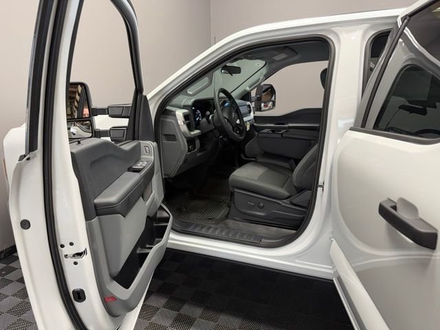 New 2026 Oxford White Ford F-250® XLT image 14