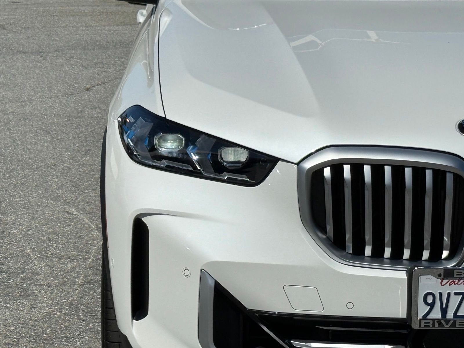 Used 2026 Mineral White Metallic BMW sDrive40i image 13