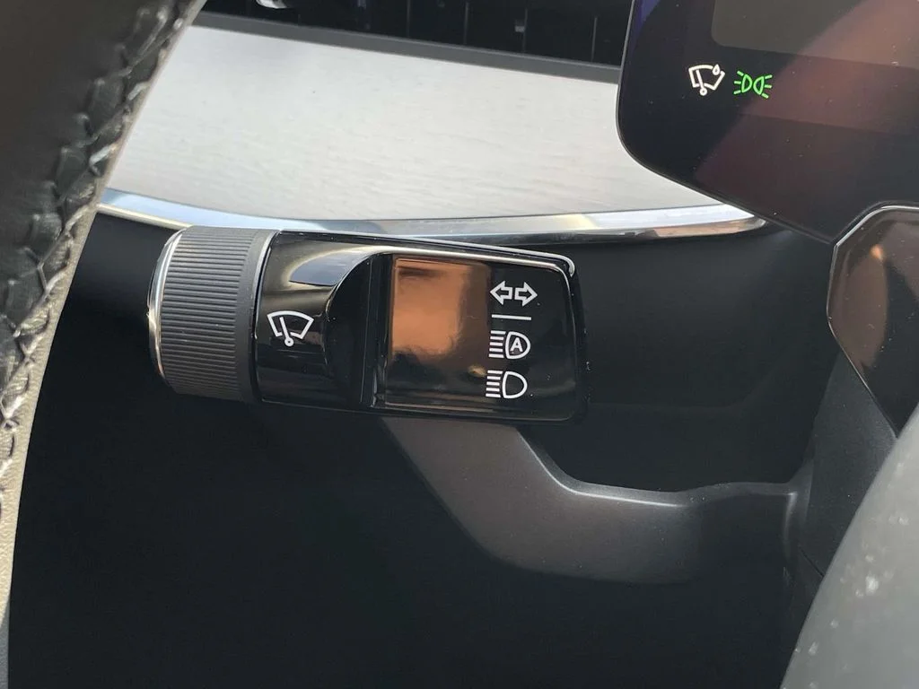 New 2026 Aurora Silver Volvo Ultra image 12