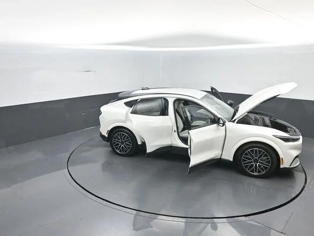 New 2026 Star White Metallic Tri-coat Ford Premium image 40
