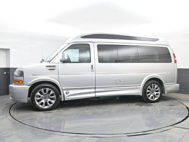 Used 2022 Silver GMC Work Van image 10