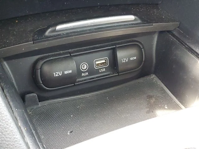 Used 2020 White Kia LX image 28