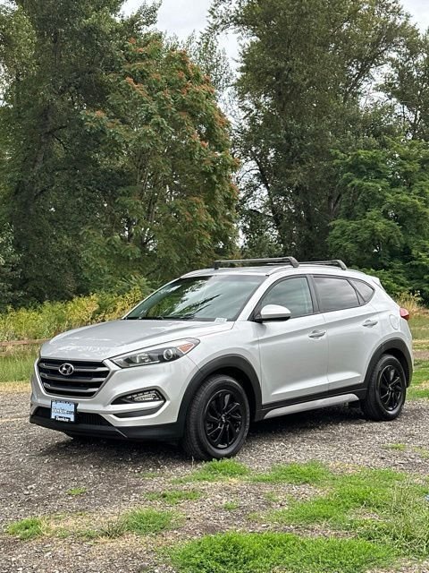 Used 2018 Molten Silver Hyundai SEL image 4