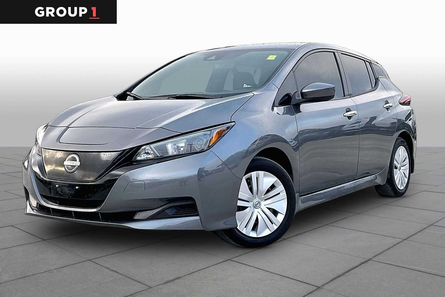2025 Nissan Leaf S's photo