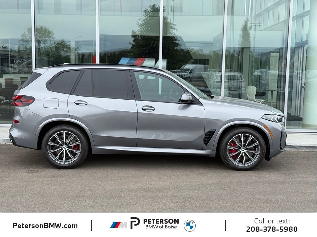 New 2026 Skyscraper Grey Metallic BMW xDrive50e image 6