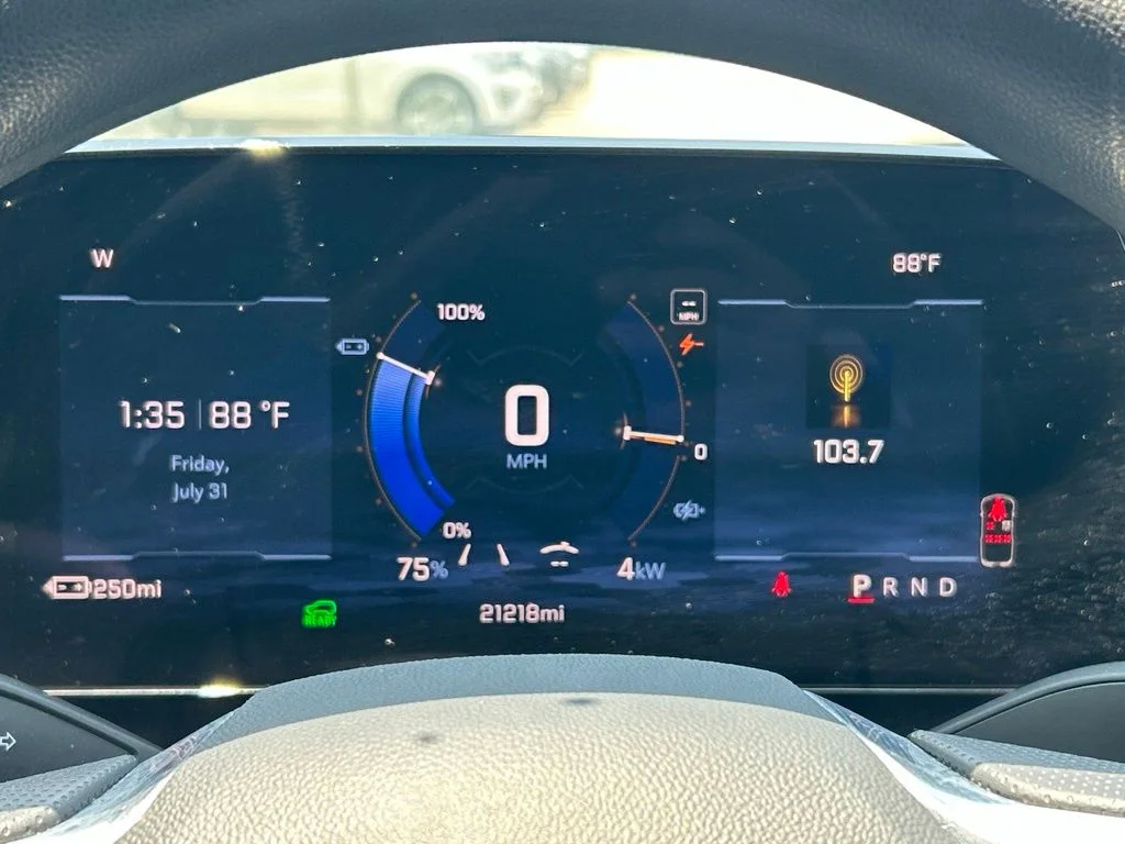 Used 2025 Galaxy Gray Metallic Chevrolet LT image 22