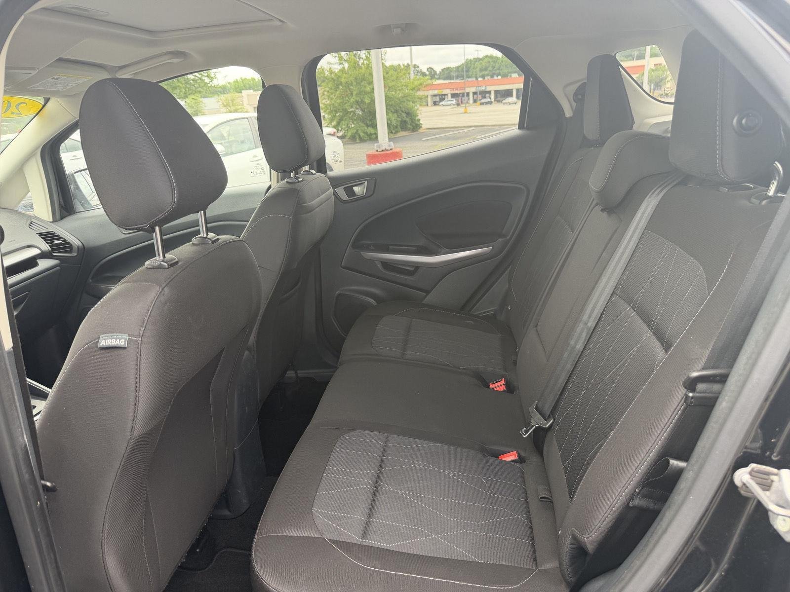 Used 2020 Shadow Black Ford SE image 12