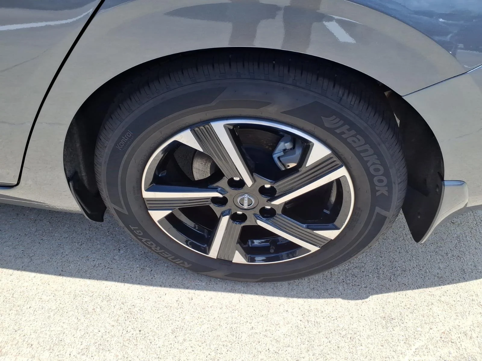 Used 2025 Gun Metallic Nissan SV image 15